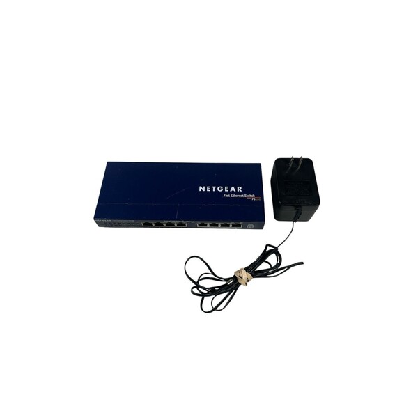 Netgear FS108 8-Port 10/100 Fast Ethernet Switch + Original Power Adapter - Picture 9 of 10